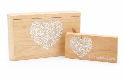 USB sada N� svadobn� de� � dreven� svadobn� USB k��� s malou krabi�kou