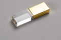 Sada: USB KRYSTAL zlat sklo/kov + biela krabika s magnetom